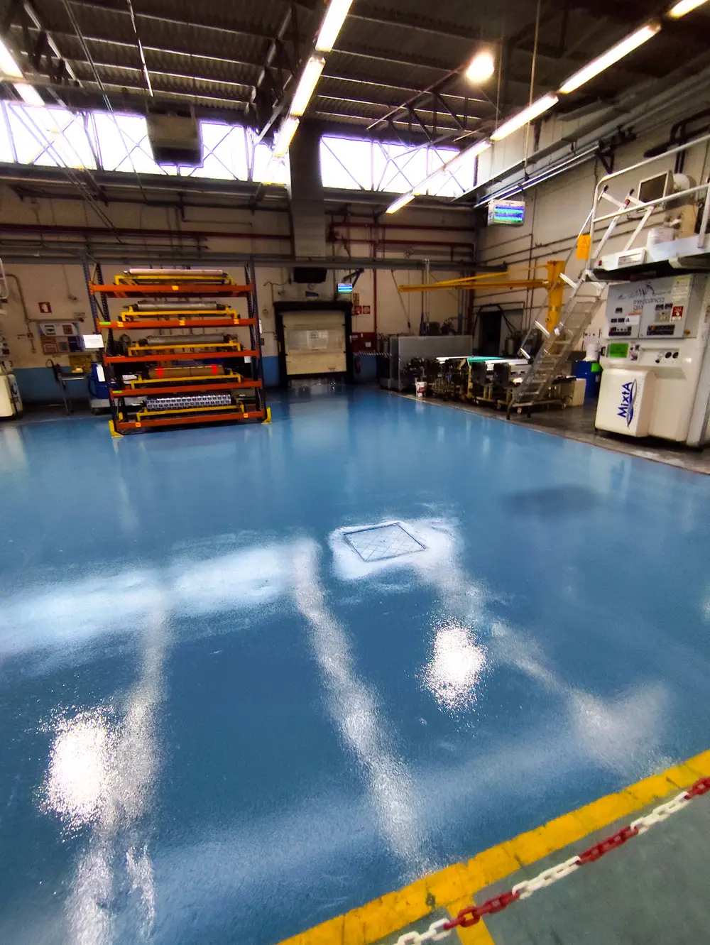 Pavimento em indústria de embalagens