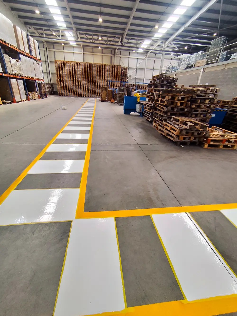 Marcação de segurança em pavimentos