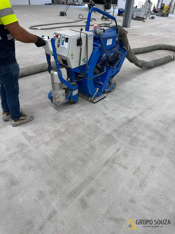 Armazém Logístico - Seixal image 15